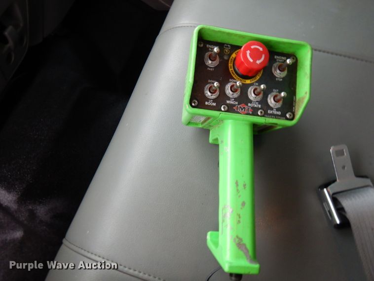 image for item GK9548 2007 Ford F550 Super Duty  utility truck with crane