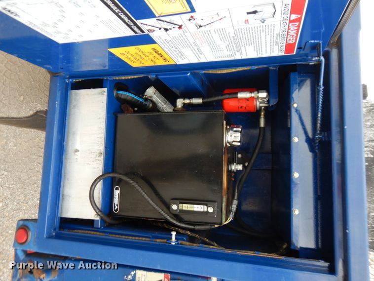 image for item GK9548 2007 Ford F550 Super Duty  utility truck with crane