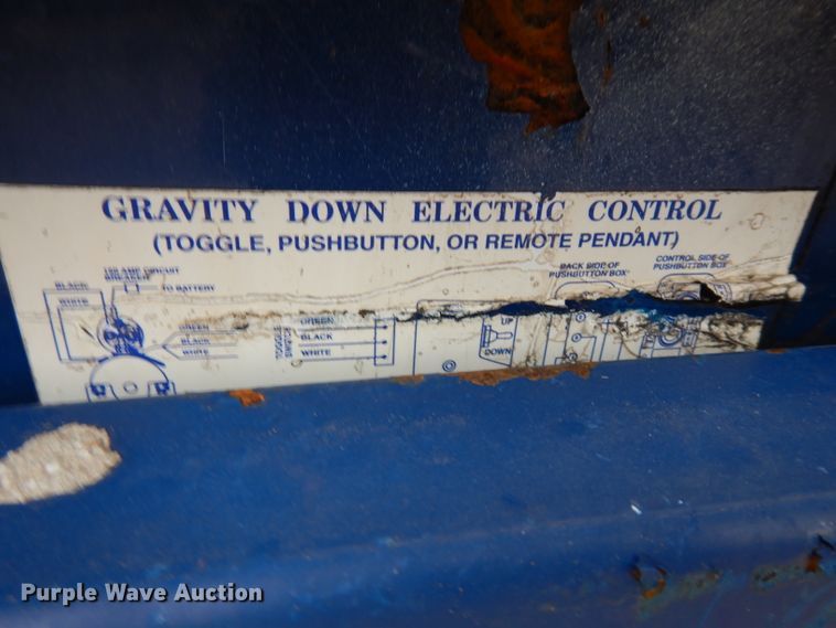 image for item GK9548 2007 Ford F550 Super Duty  utility truck with crane