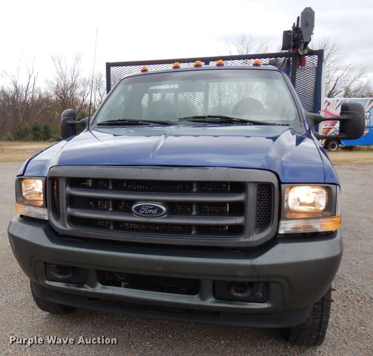 image for item GK9549 2003 Ford F550 Super Duty  flatbed truck with crane