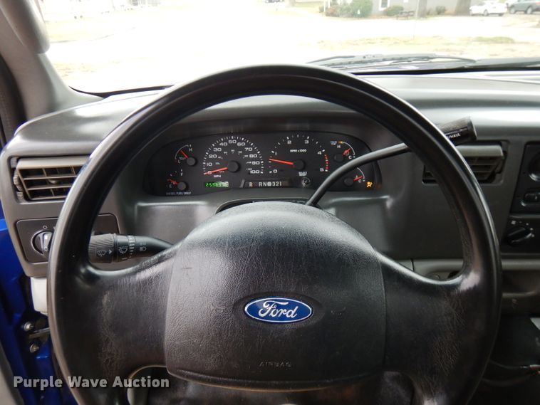 image for item GK9549 2003 Ford F550 Super Duty  flatbed truck with crane