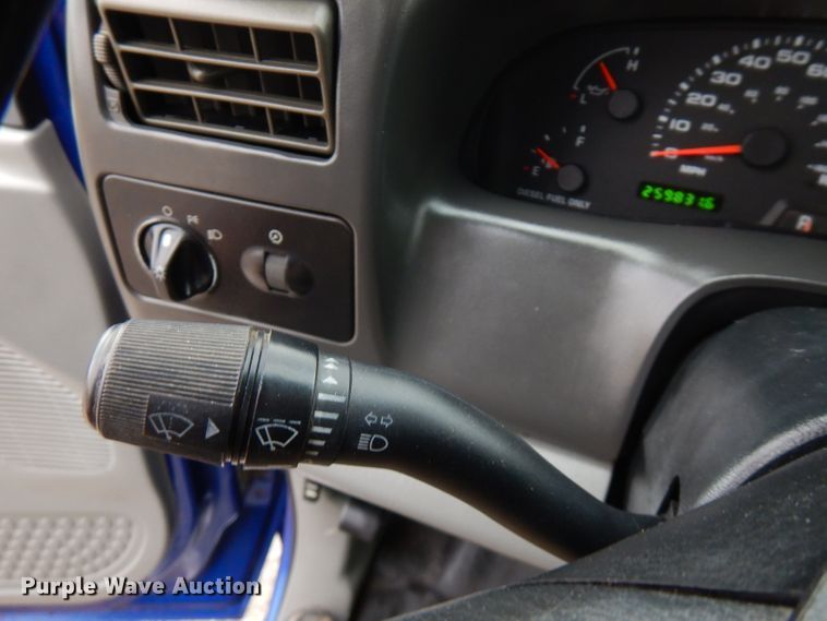 image for item GK9549 2003 Ford F550 Super Duty  flatbed truck with crane