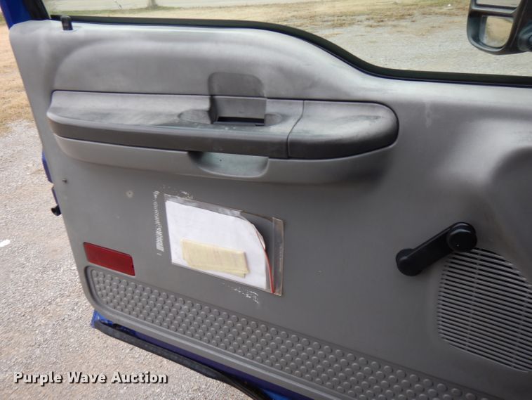 image for item GK9549 2003 Ford F550 Super Duty  flatbed truck with crane