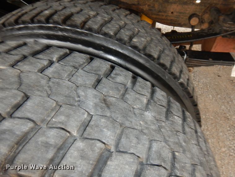 image for item GK9549 2003 Ford F550 Super Duty  flatbed truck with crane