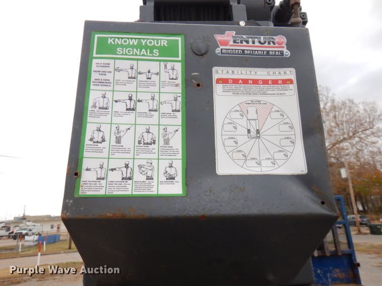 image for item GK9549 2003 Ford F550 Super Duty  flatbed truck with crane