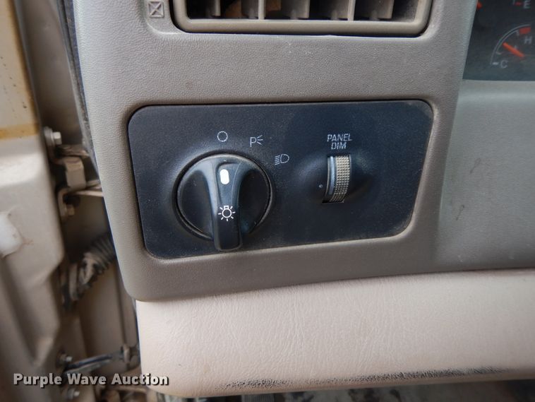 image for item GK9552 1999 Ford F450 Super Duty  flatbed truck