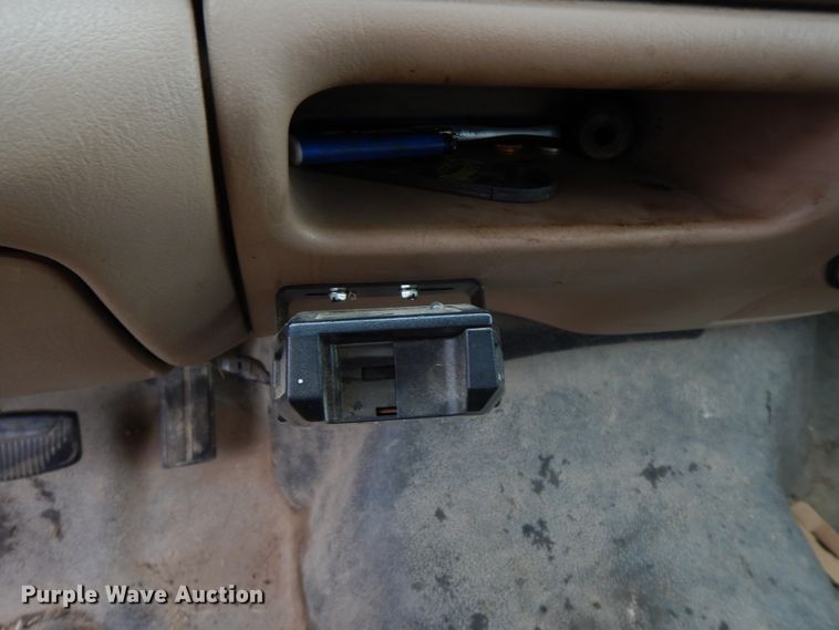 image for item GK9552 1999 Ford F450 Super Duty  flatbed truck