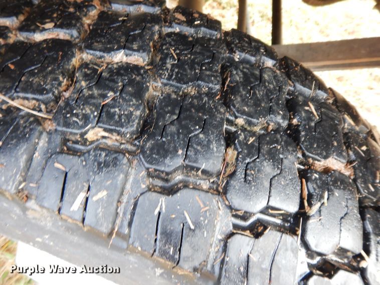 image for item GK9552 1999 Ford F450 Super Duty  flatbed truck