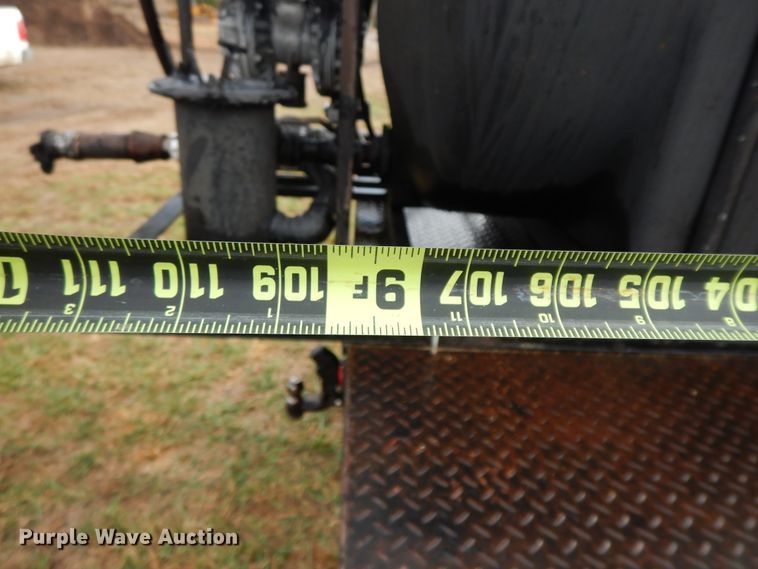 image for item GK9552 1999 Ford F450 Super Duty  flatbed truck