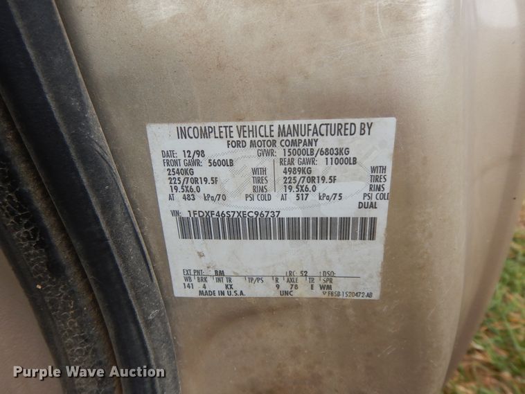 image for item GK9552 1999 Ford F450 Super Duty  flatbed truck