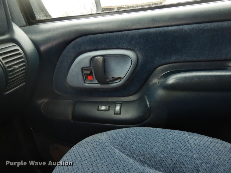 image for item GK9588 1998 Chevrolet C1500  Ext. Cab pickup truck