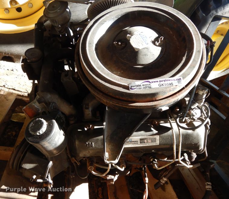 image for item GK9595 GM 6.5L eight cylinder diesel engine