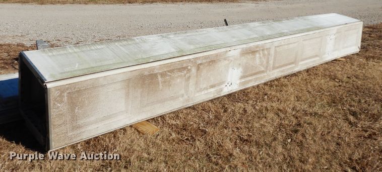 2) garage doors in Independence, KS | Item GK9623 sold | Purple Wave