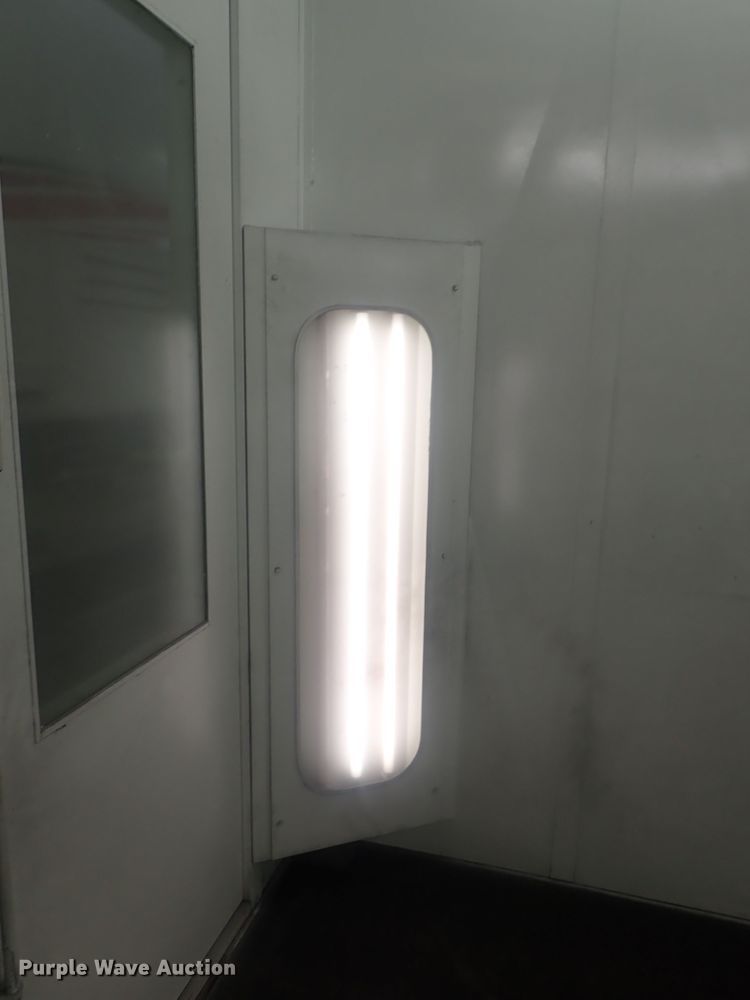 image for item GN9210 1987 Blowtherm EF750 paint booth