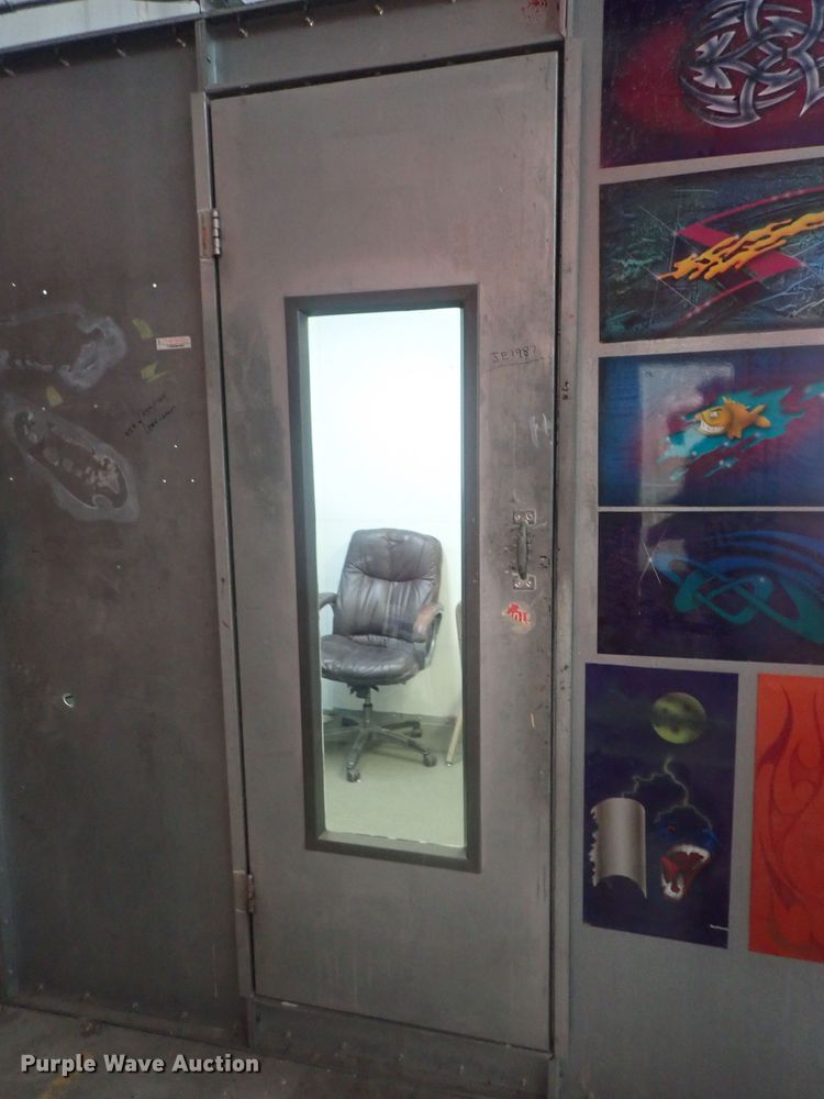 image for item GN9210 1987 Blowtherm EF750 paint booth