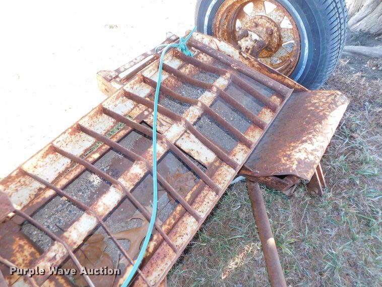 image for item GQ9904 1987 tow dolly