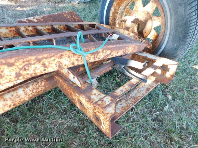 image for item GQ9904 1987 tow dolly