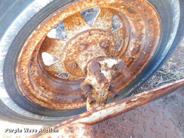 image for item GQ9904 1987 tow dolly