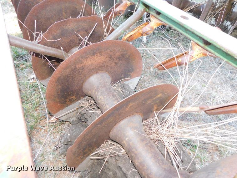 image for item GQ9905 (2) pieces of Ag equipment