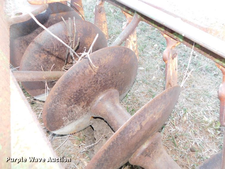 image for item GQ9905 (2) pieces of Ag equipment