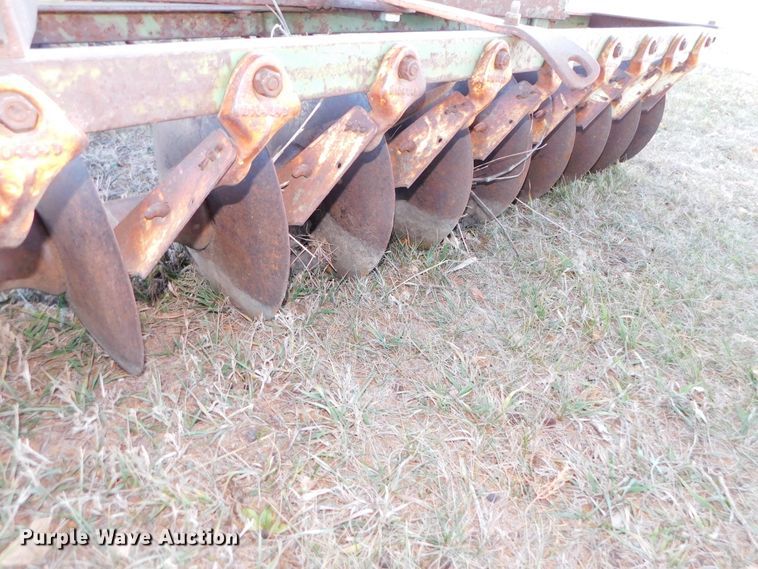 image for item GQ9905 (2) pieces of Ag equipment