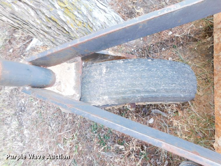 image for item GQ9905 (2) pieces of Ag equipment