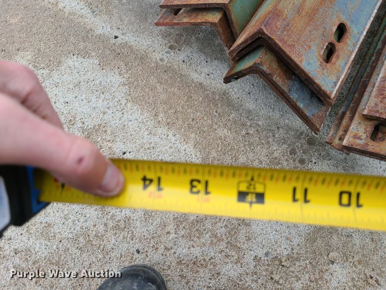 image for item GY9644 (15) pieces of angle iron