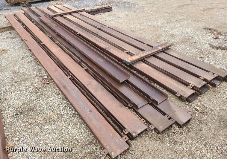 image for item GY9646 (19) pieces of C-channel