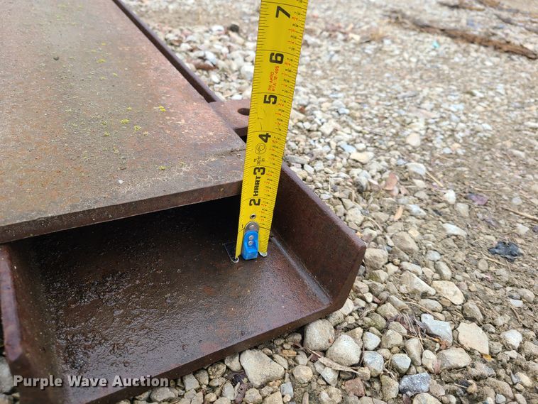 image for item GY9646 (19) pieces of C-channel