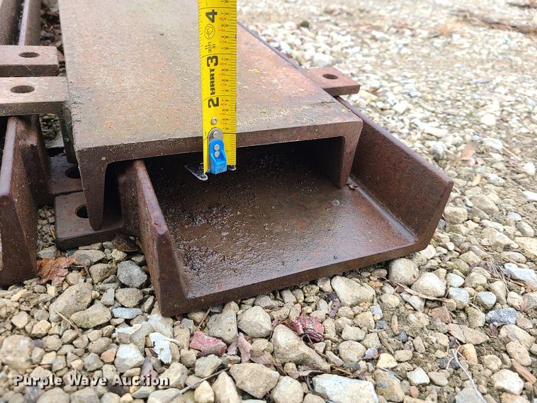 image for item GY9646 (19) pieces of C-channel