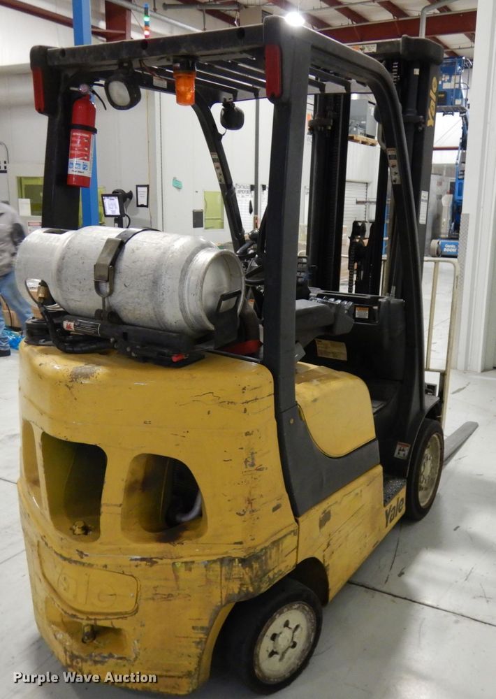 image for item HD9175 Yale GLC050VXNVSE094  forklift