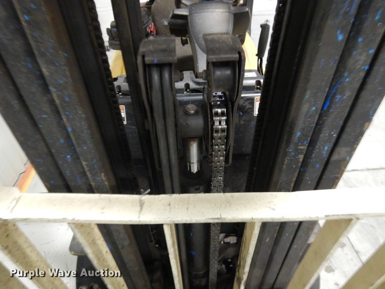 image for item HD9175 Yale GLC050VXNVSE094  forklift