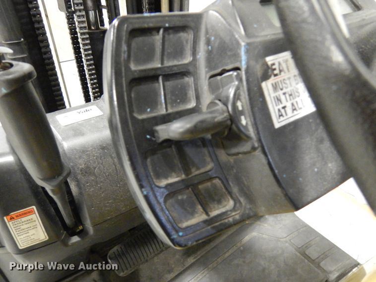 image for item HD9175 Yale GLC050VXNVSE094  forklift