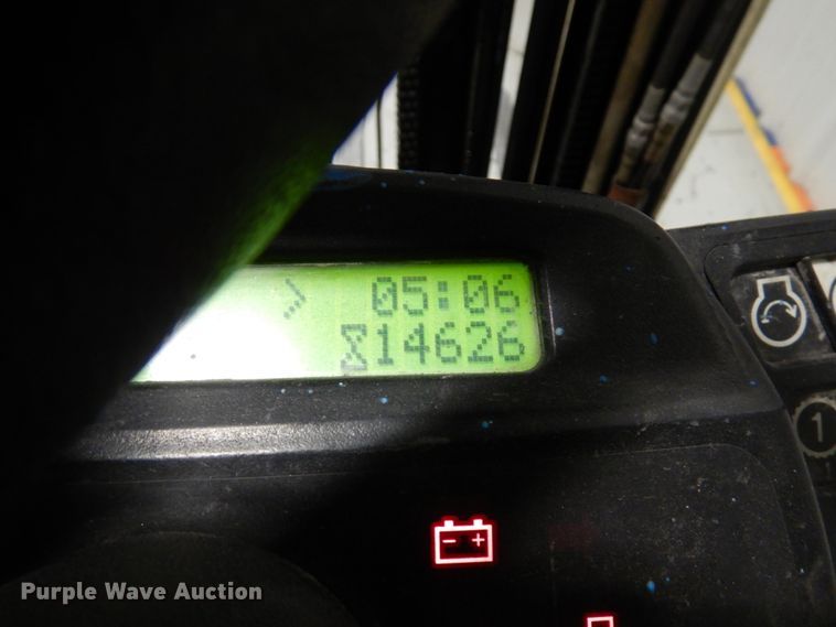 image for item HD9175 Yale GLC050VXNVSE094  forklift