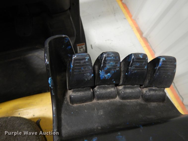 image for item HD9175 Yale GLC050VXNVSE094  forklift