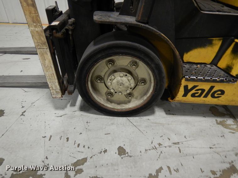 image for item HD9175 Yale GLC050VXNVSE094  forklift