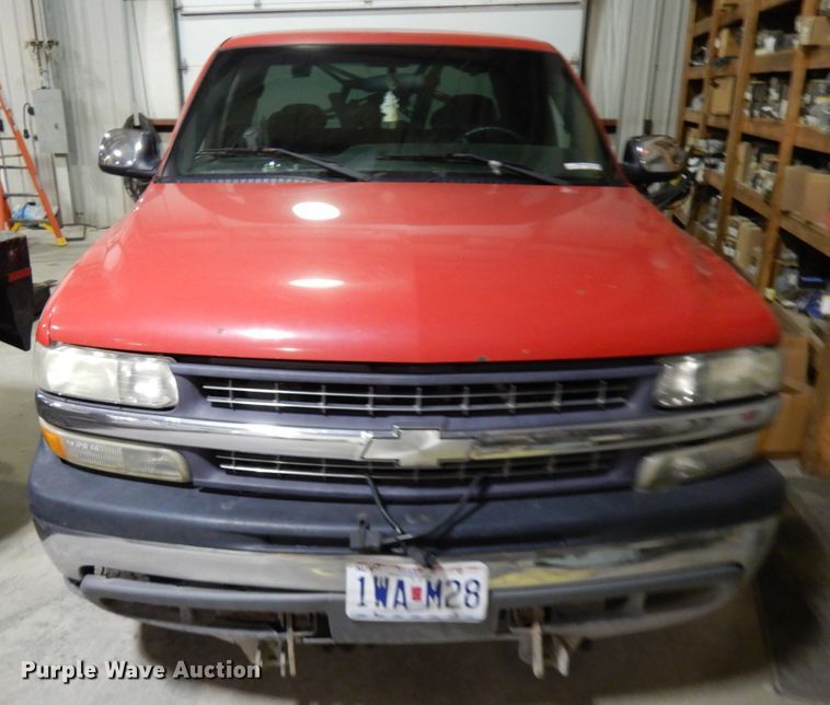 image for item HD9232 2002 Chevrolet Silverado 1500  Ext. Cab pickup truck