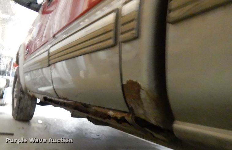 image for item HD9232 2002 Chevrolet Silverado 1500  Ext. Cab pickup truck