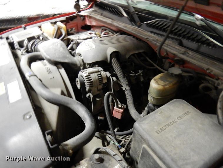 image for item HD9232 2002 Chevrolet Silverado 1500  Ext. Cab pickup truck