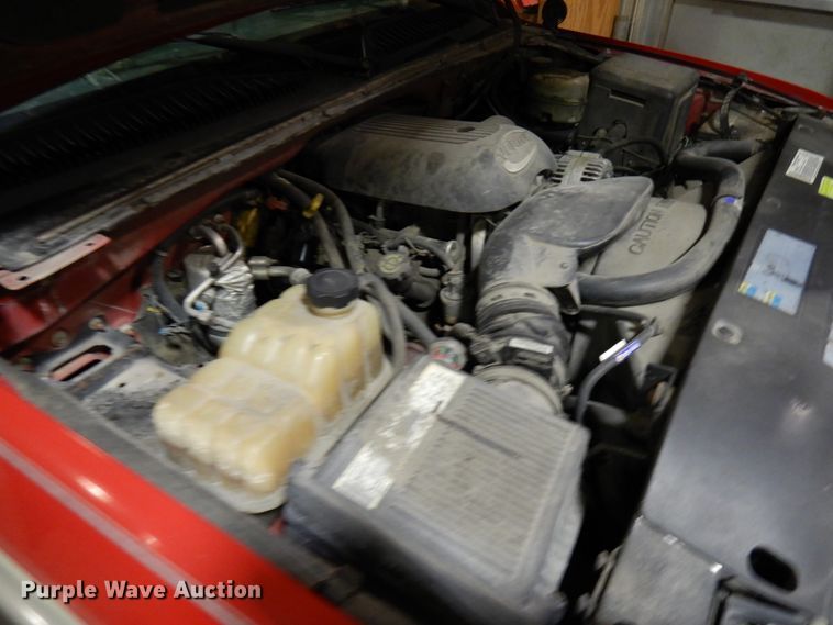 image for item HD9232 2002 Chevrolet Silverado 1500  Ext. Cab pickup truck