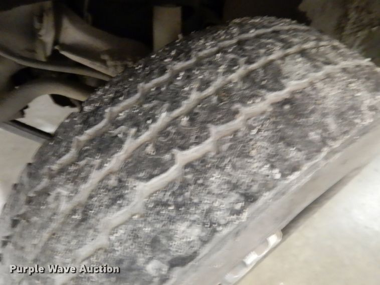 image for item HD9232 2002 Chevrolet Silverado 1500  Ext. Cab pickup truck