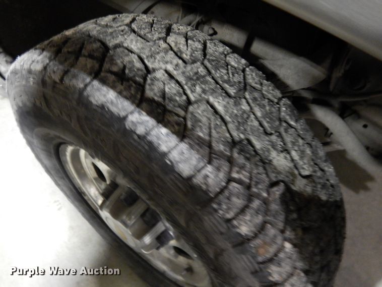 image for item HD9232 2002 Chevrolet Silverado 1500  Ext. Cab pickup truck