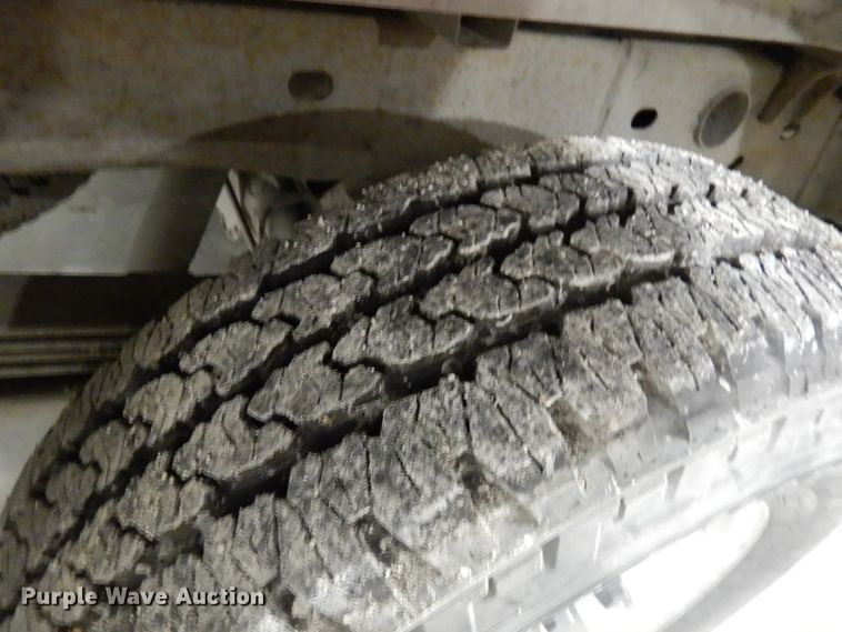 image for item HD9232 2002 Chevrolet Silverado 1500  Ext. Cab pickup truck