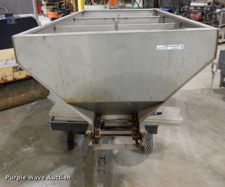 image for item HD9235 Salt Dogg spreader