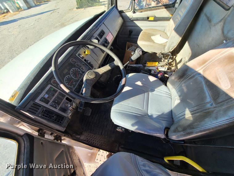 image for item HM9336 2001 Freightliner FL70  service truck with crane