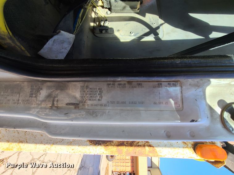 image for item HM9336 2001 Freightliner FL70  service truck with crane