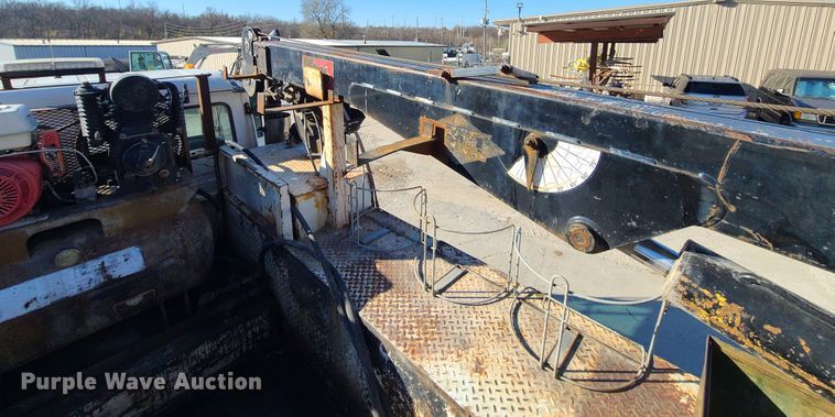 image for item HM9336 2001 Freightliner FL70  service truck with crane