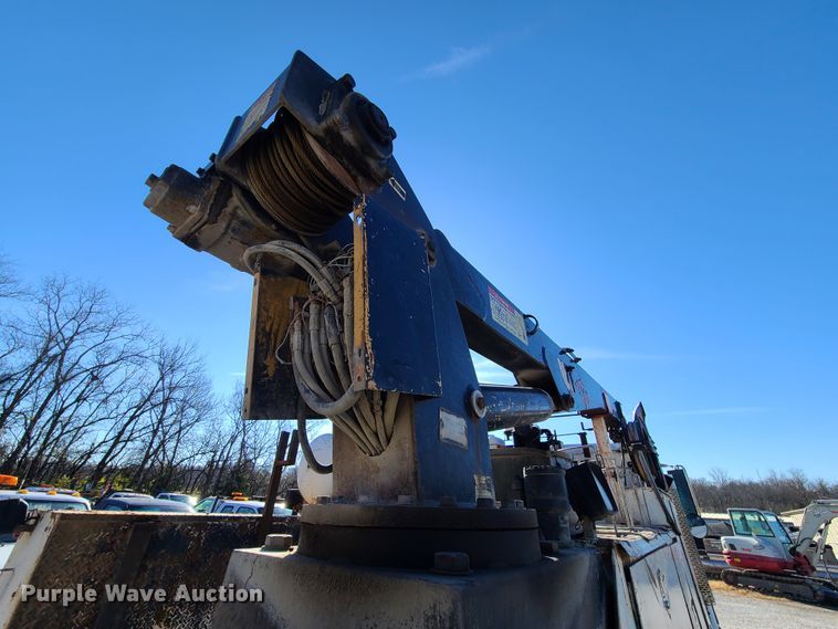 image for item HM9336 2001 Freightliner FL70  service truck with crane