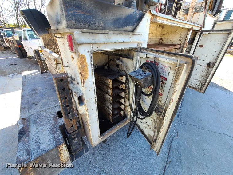 image for item HM9336 2001 Freightliner FL70  service truck with crane