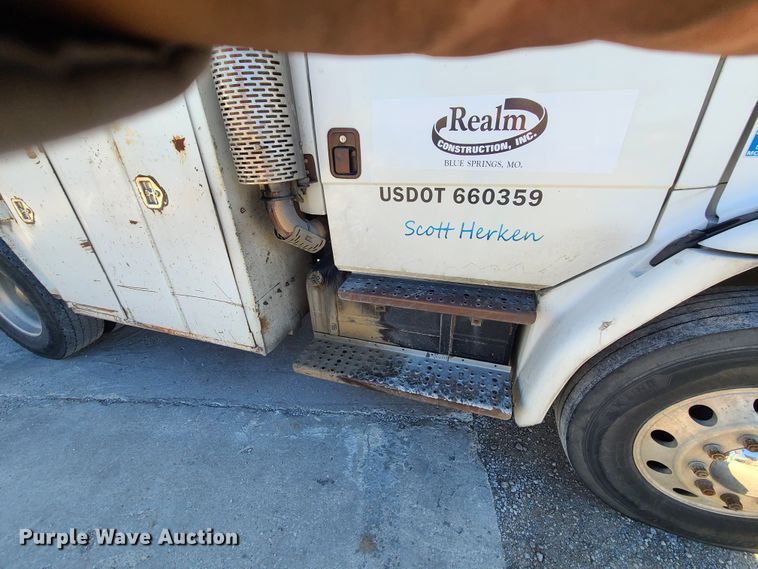 image for item HM9336 2001 Freightliner FL70  service truck with crane